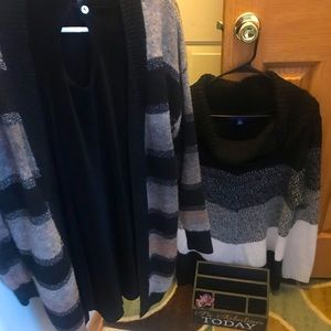 (2) Women’s Sweaters Size XL New Condition APT 9